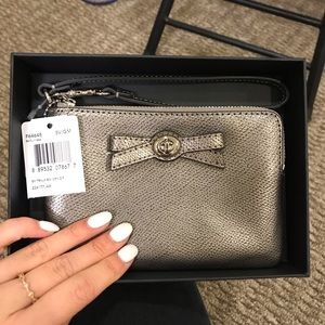 NWT COACH WRISTLET GUNMETAL